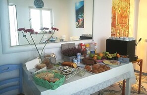 Desayuno buffet incluido todos los días 