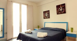 Triple Room | Minibar, desk, free WiFi, bed sheets - B&B Camere Borgo (Otranto)