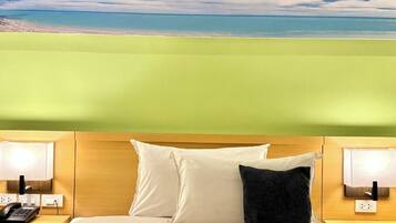 Deluxe Room, 1 Double Bed | In-room safe, desk, free WiFi, bed sheets