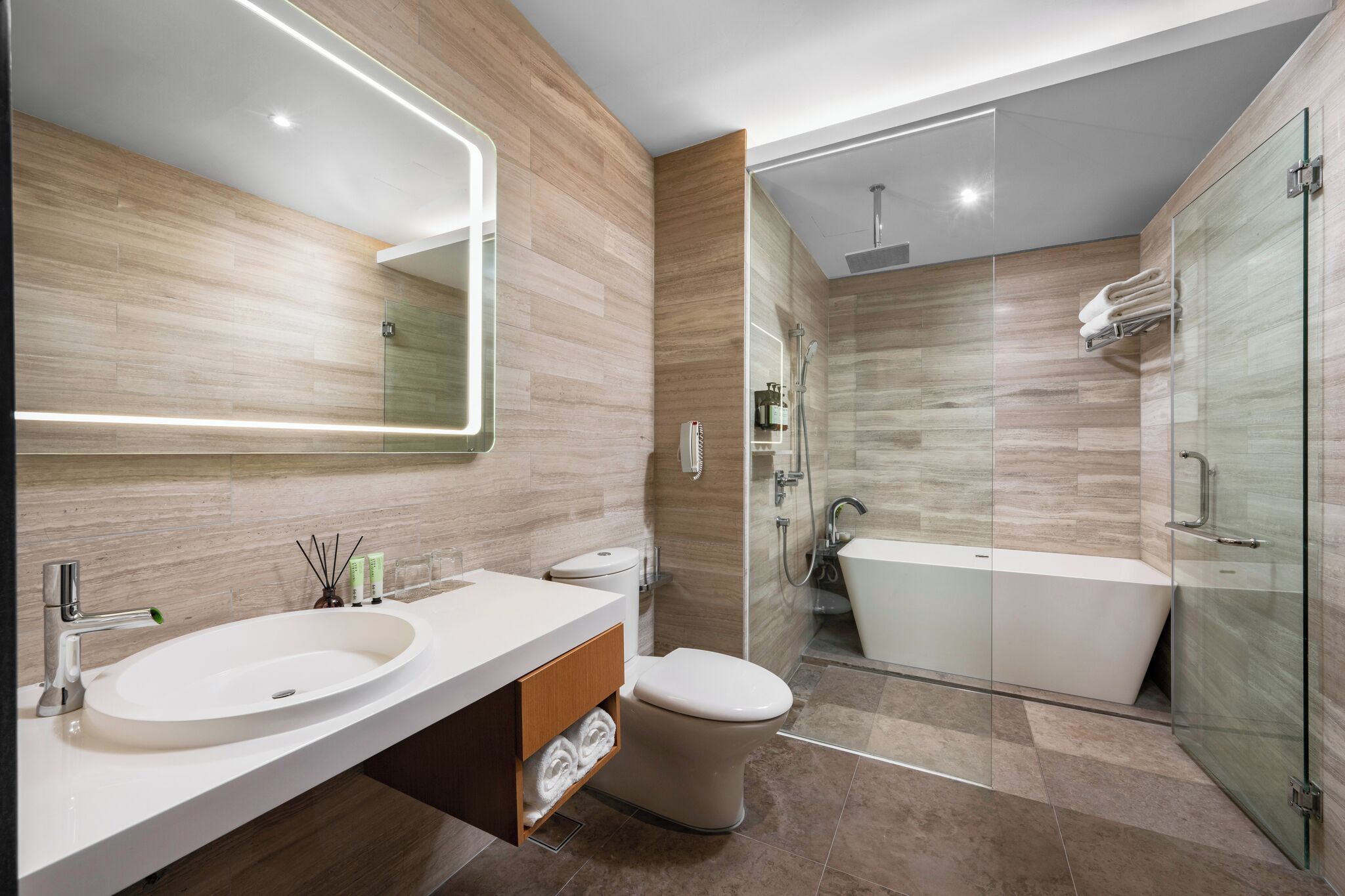 premier room, 2 bedrooms, sea view | bathroom | separate bathtub and shower, deep-soaking bathtub, rainfall showerhead