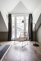 Attic Room | 起居区 | 平板电视