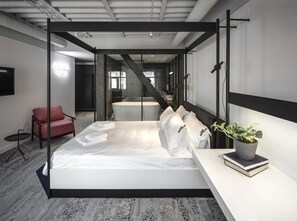 Wonderful with Freestanding Tub | 1 Schlafzimmer, hochwertige Bettwaren, Minibar, Zimmersafe