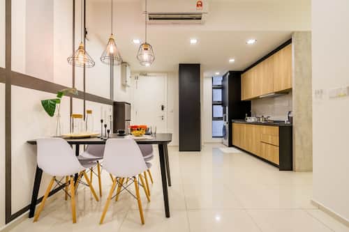 City Apartment, 2 Queen Beds | Private kitchen | Full-size fridge, microwave, stovetop, coffee/tea maker