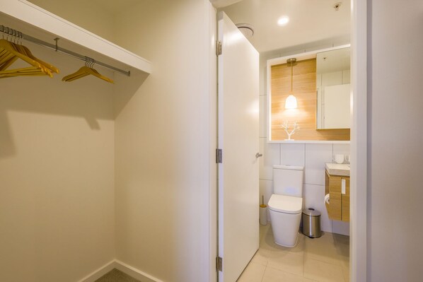 Room amenity - Homely Apartment at Woolloongabba (Woolloongabba)