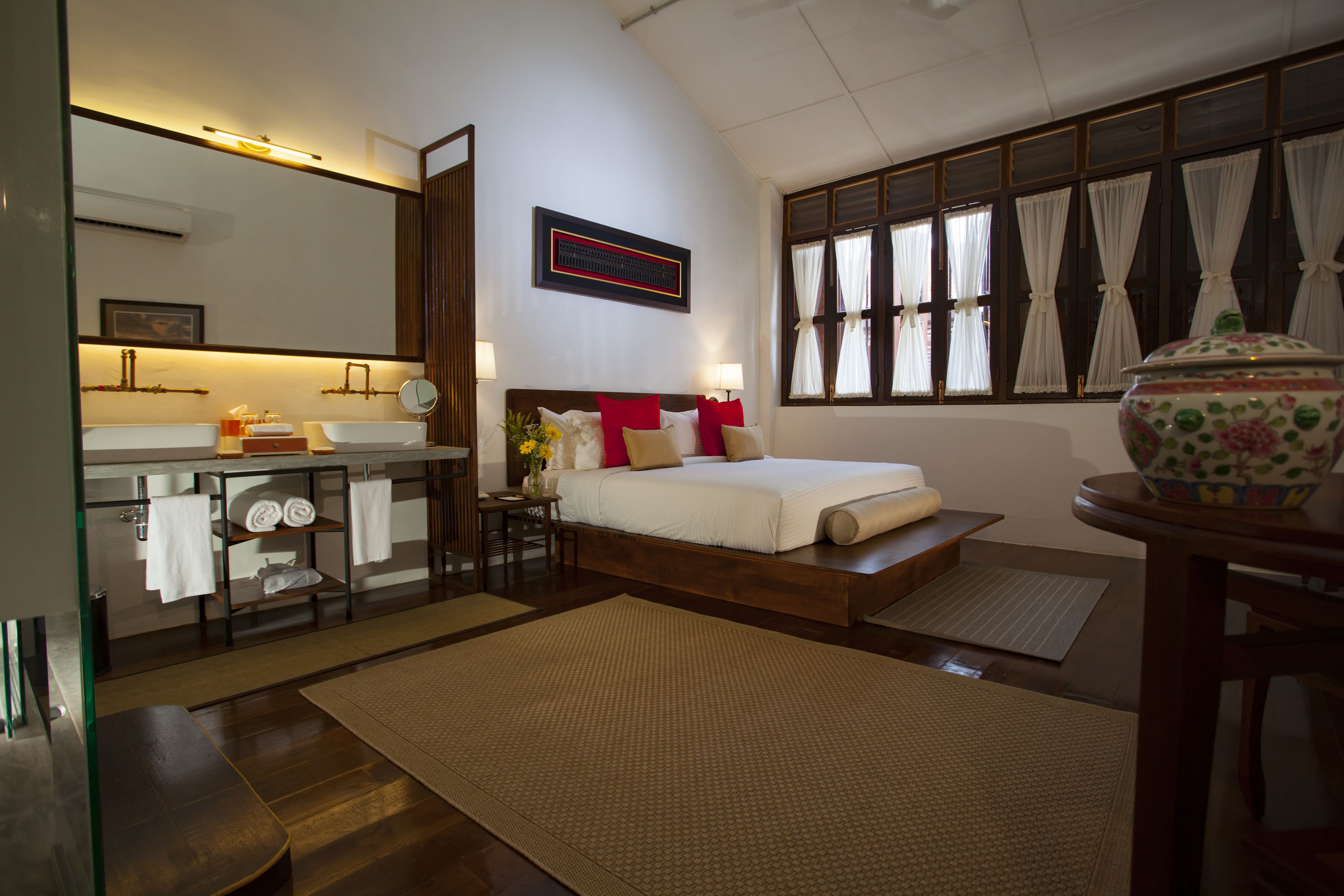 clans master room | in-room safe, individually decorated, individually furnished