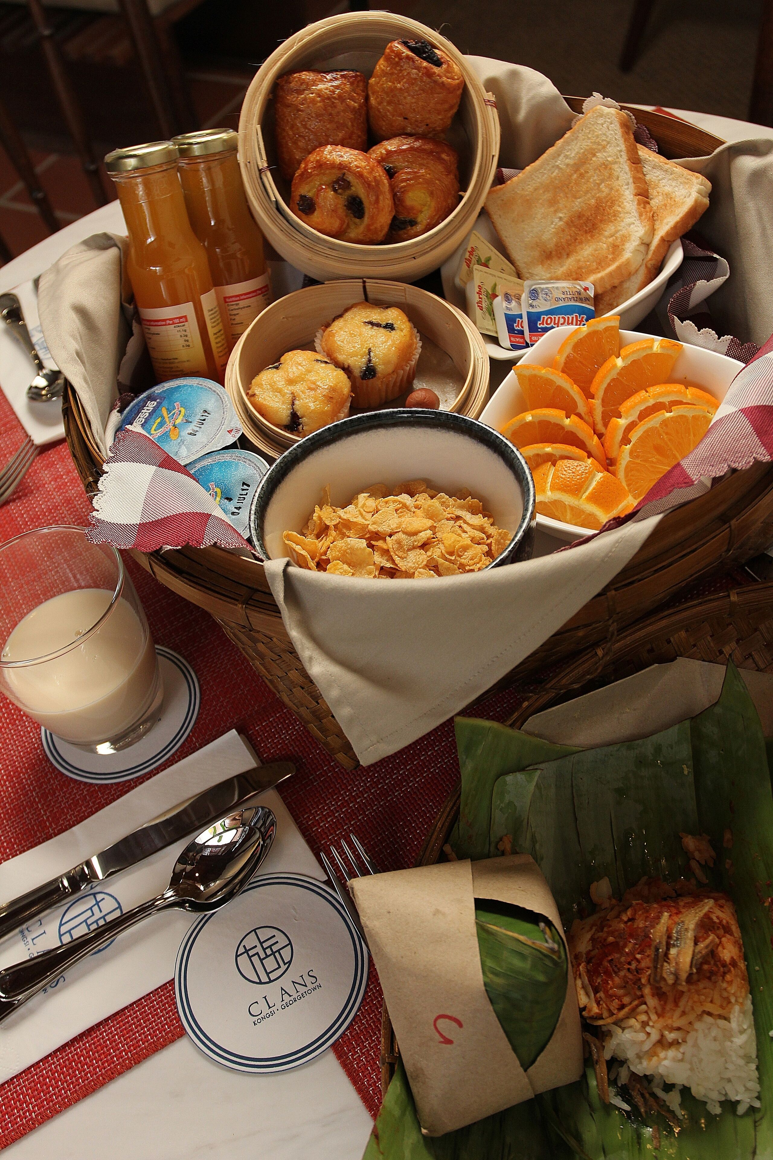 free daily continental breakfast