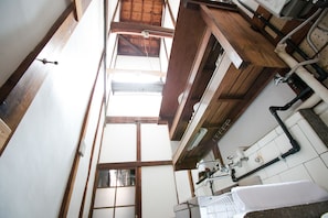 Maison Traditionnelle | Coin cuisine privé | Réfrigérateur, micro-ondes, plaque de cuisson, cafetière/bouilloire