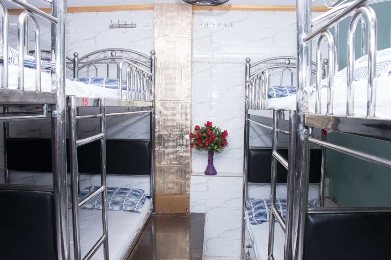 Phòng tập thể (18 Bed with AC) | Truy cập Internet không dây miễn phí 