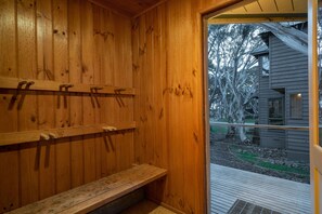 Family Chalet, 2 Bedrooms, Fireplace, Mountainside