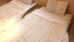 Maison | 3 chambres, couette en duvet, bureau, accès au Wi-Fi (inclus)