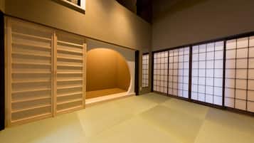 Rumah (Please reply to email from property) | Brankas, setrika/meja setrika, dan Wi-Fi gratis