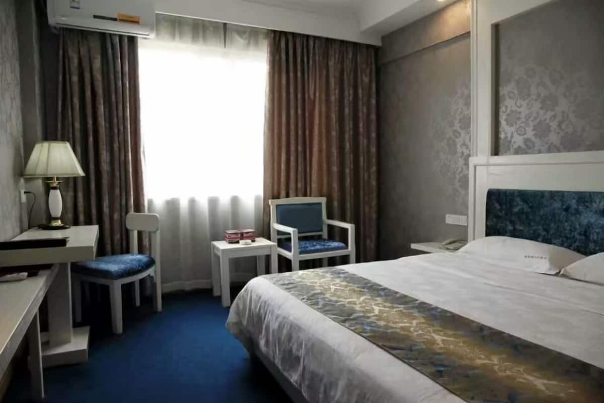 Deluxe Double Room | Desk, rollaway beds, free WiFi