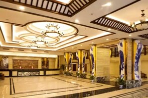 Lobby - Jinyi Holiday Hotel (Guilin)