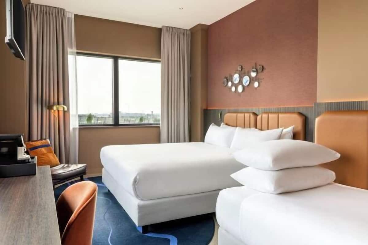 In-room safe, desk, laptop workspace, soundproofing