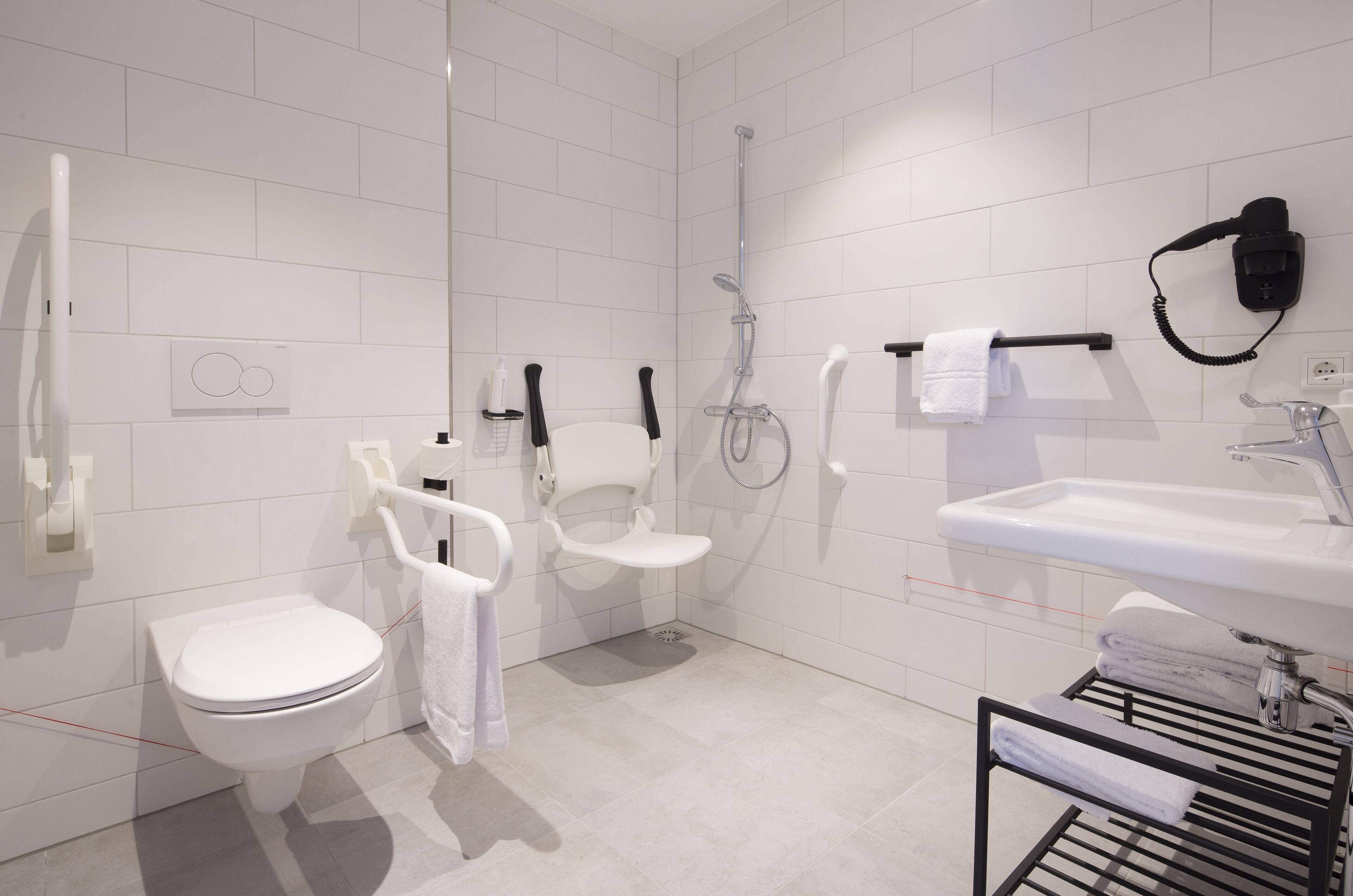 urban twin room, accessible | bathroom | free toiletries, hair dryer, towels