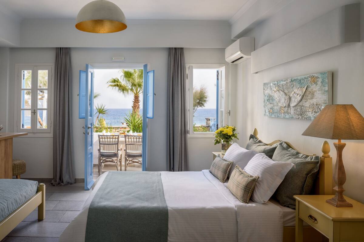 In-room safe, desk, iron/ironing board (on request), WiFi (free)