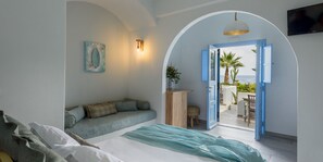 Cofres nos quartos, individualmente decorados, escrivaninha