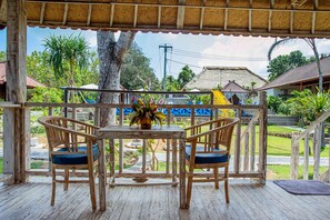 Deluxe Cottage | Terrace/patio