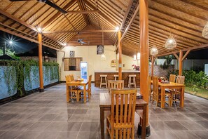 Restaurant - D'Coin Lembongan (Lembongan Island)