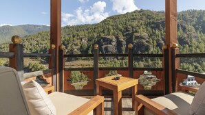 Junior suite, 1 kingsize bed, uitzicht op vallei | Terras