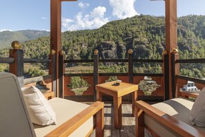 Junior suite, 1 kingsize bed, uitzicht op vallei | Terras