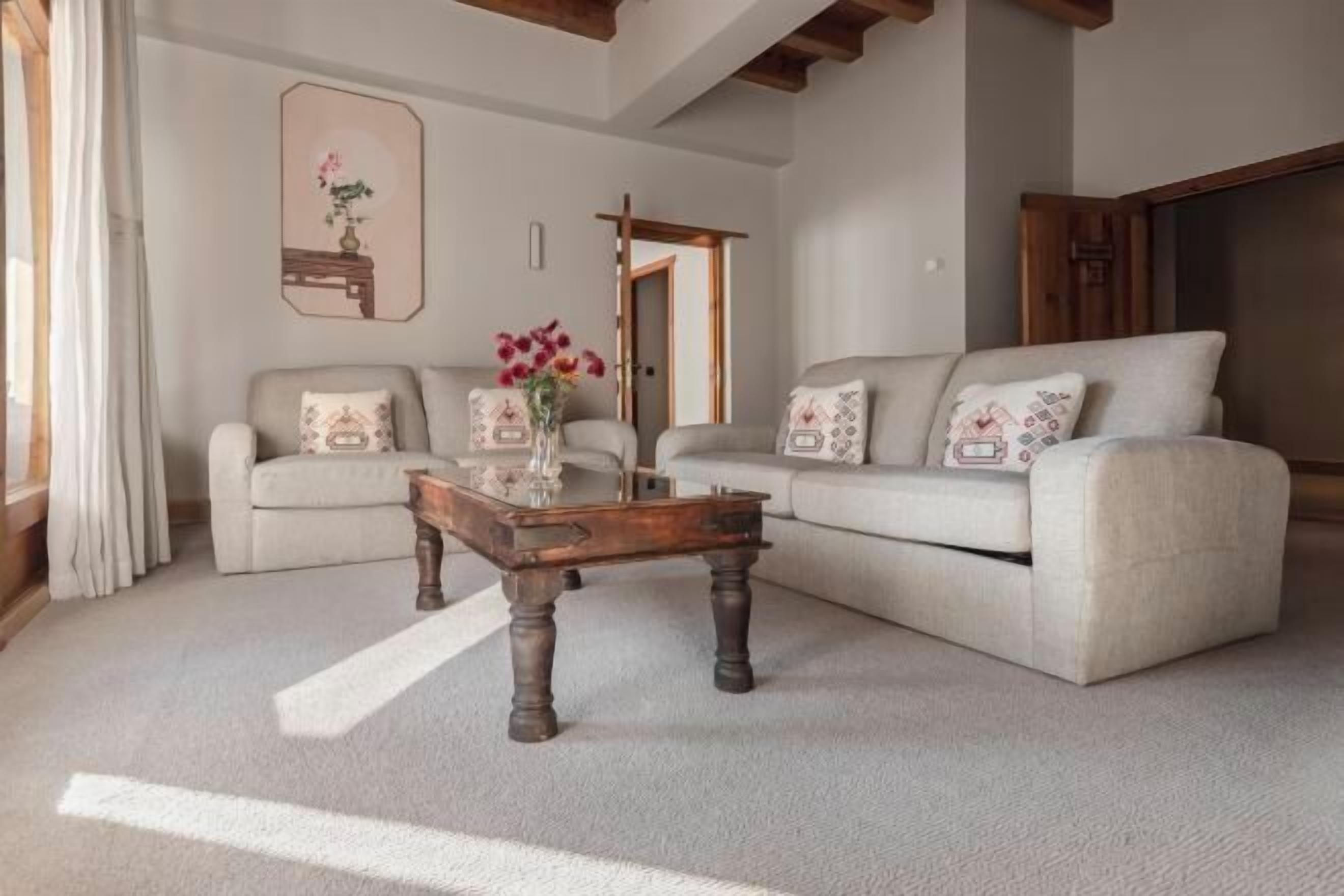 Living area | TV, heated floors