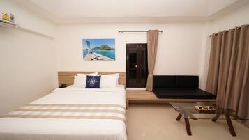 Minibar, in-room safe, individually decorated, individually furnished