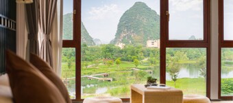 Peach Blossom Resort Hotel