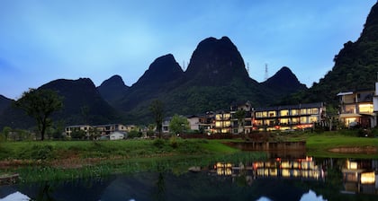 Peach Blossom Resort Hotel