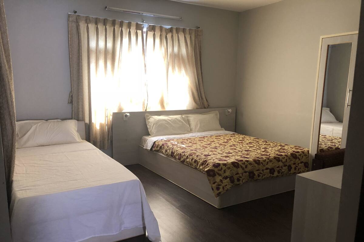 Deluxe Room (AC) | 1 bedroom, premium bedding, desk, rollaway beds