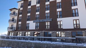 Front of property - Bektas Karagol Otel (Dereli)