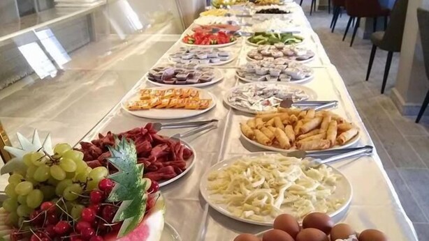 Free daily buffet breakfast - Bektas Karagol Otel (Dereli)