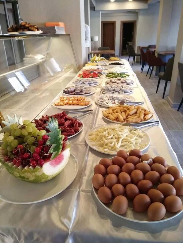 包含每日自助早餐