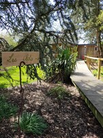 Chalet, vistas al jardín (Caribou) | Baño | Ducha, artículos de higiene personal gratuitos y secador de pelo