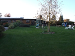 Children’s play area – outdoor