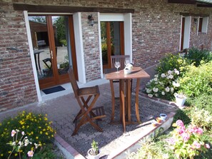 Family Room, Garden View (Bleuet) | Terrace/patio