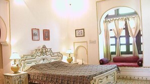 Unclassified image, 5 of 105, button - Bassi Fort Palace (Chittorgarh)