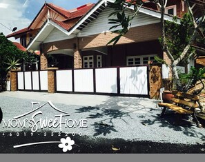 Entrada al alojamiento