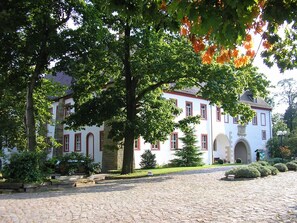 Front of property - Schloss Triestewitz (Arzberg)