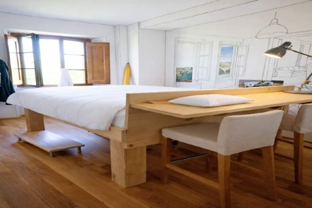 Rideaux occultants, chambres insonorisées, fer et planche à repasser