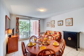 Flat-screen TV - Vacancéole - Les Calanques du Parc (Fréjus)