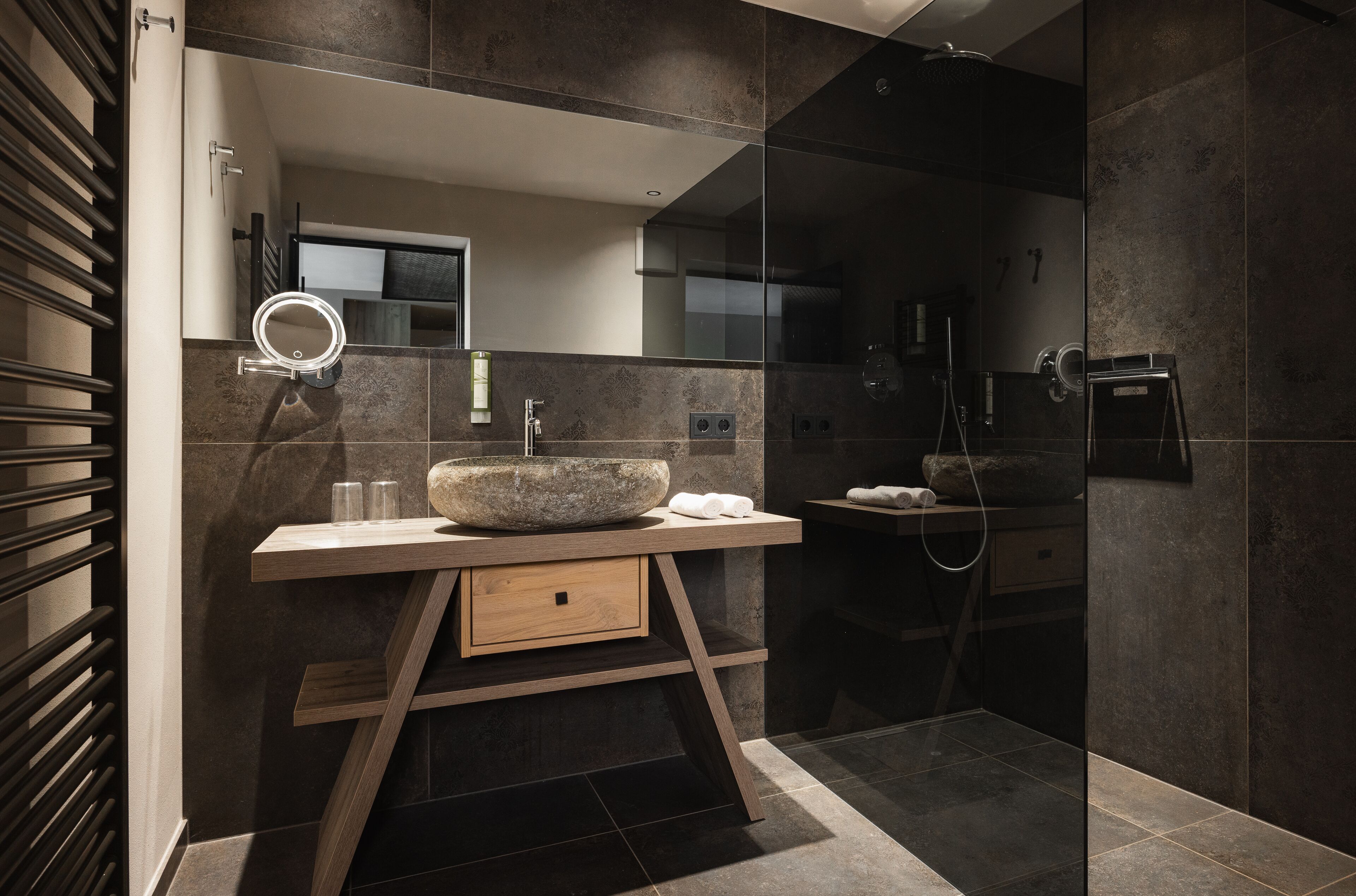 deluxe studio suite | premium bedding, in-room safe, desk, soundproofing