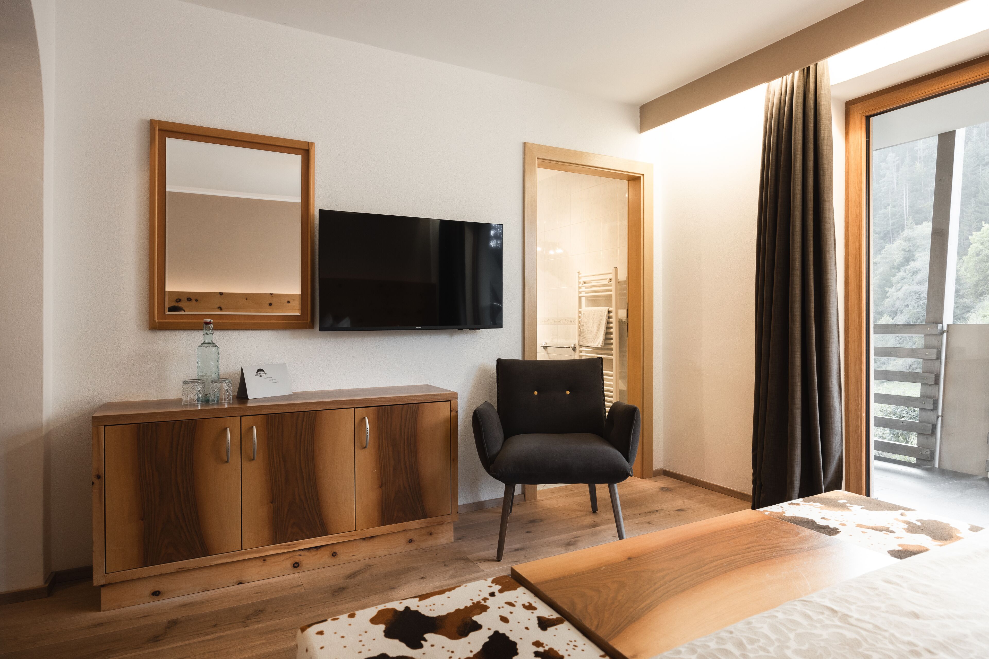 superior double room, 1 king bed | premium bedding, in-room safe, desk, soundproofing