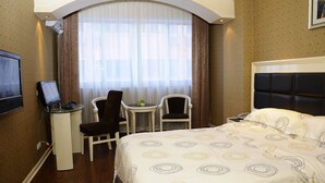 Business Double Room | Desk, iron/ironing board (on request), free WiFi - Nanchang Good Hotel Railway Station (Nanchang)