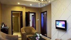 Business Suite | Desk, iron/ironing board (on request), free WiFi - Nanchang Good Hotel Railway Station (Nanchang)
