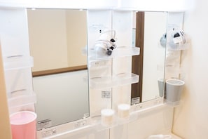 宿舍, 男女混合宿舍 | 卫生间洗手盆