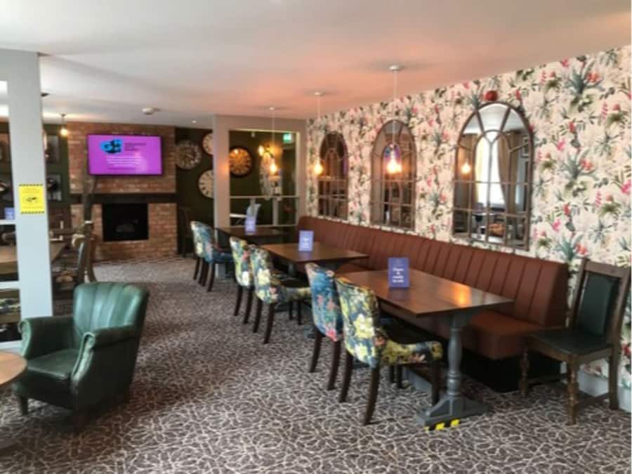 Frokost, lunsj og middag serveres