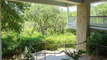 Condo, 3 Bedrooms | Property grounds