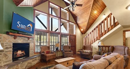 Timeless Memories Lodge 6 Bedroom Cabin by RedAwning