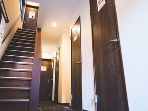 Staircase - Guest House One More Heart at NARA BI - Hostel (Nara)